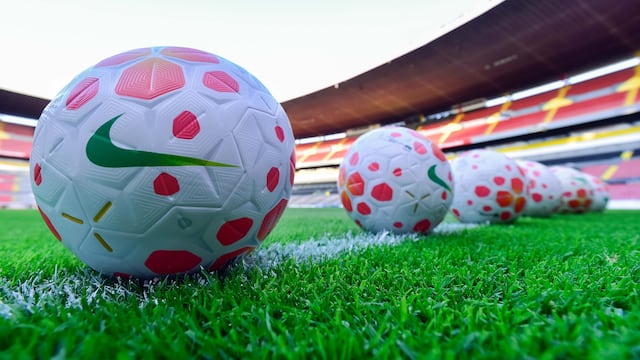Balón oficial de la Liga MX Femenil.