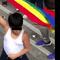 VIDEO: Niño roba miradas en Marcha Gay con alegría y bailongo