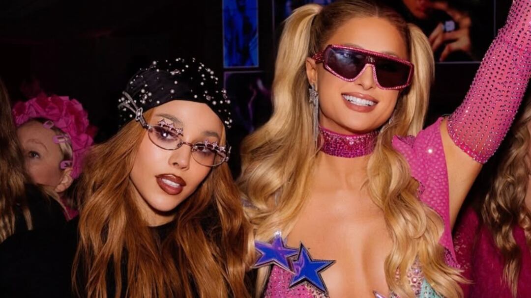 Danna Paola y Paris Hilton ya se dicen “hermanas” después del fiestón que tuvieron juntas