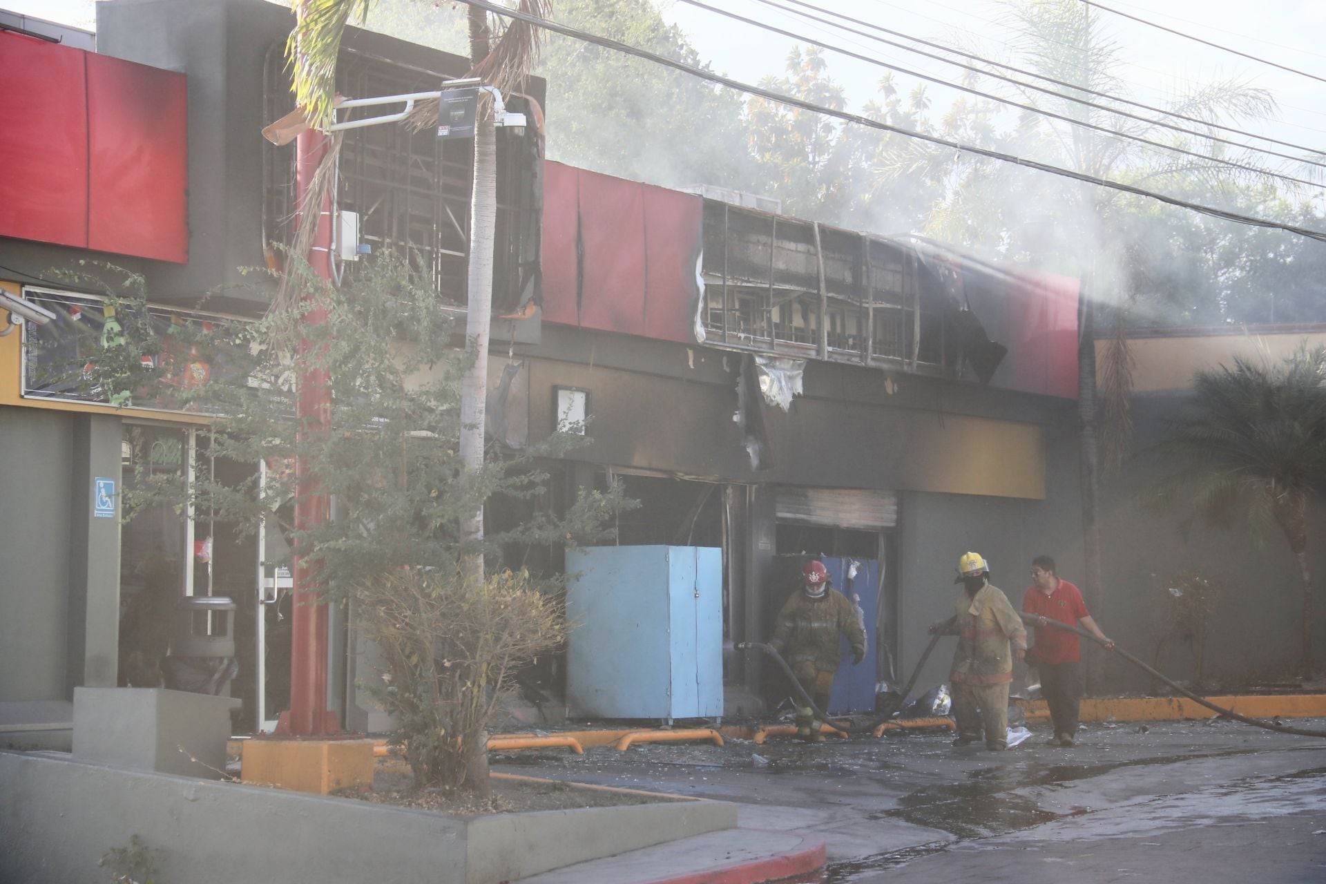 Tiendas Oxxo se ven afectadas ante bloqueos del CJNG