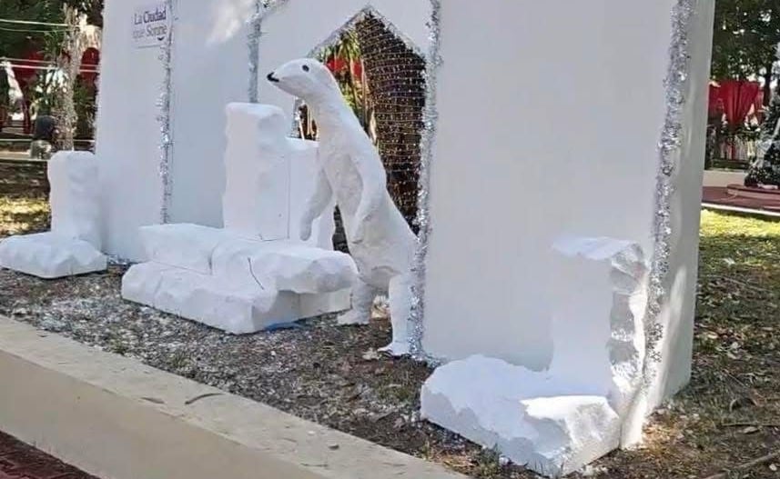 La decoración navideña de Geraldine Ponce con osos "cricosos" desata debate sobre gasto público y estética.
