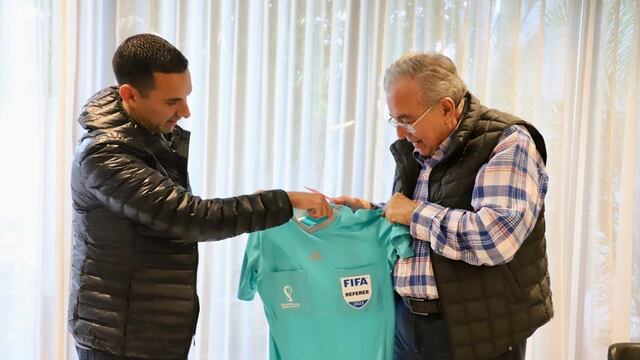 Rubén Rocha Moya recibe al árbitro mundialista César Ramos originario de Sinaloa