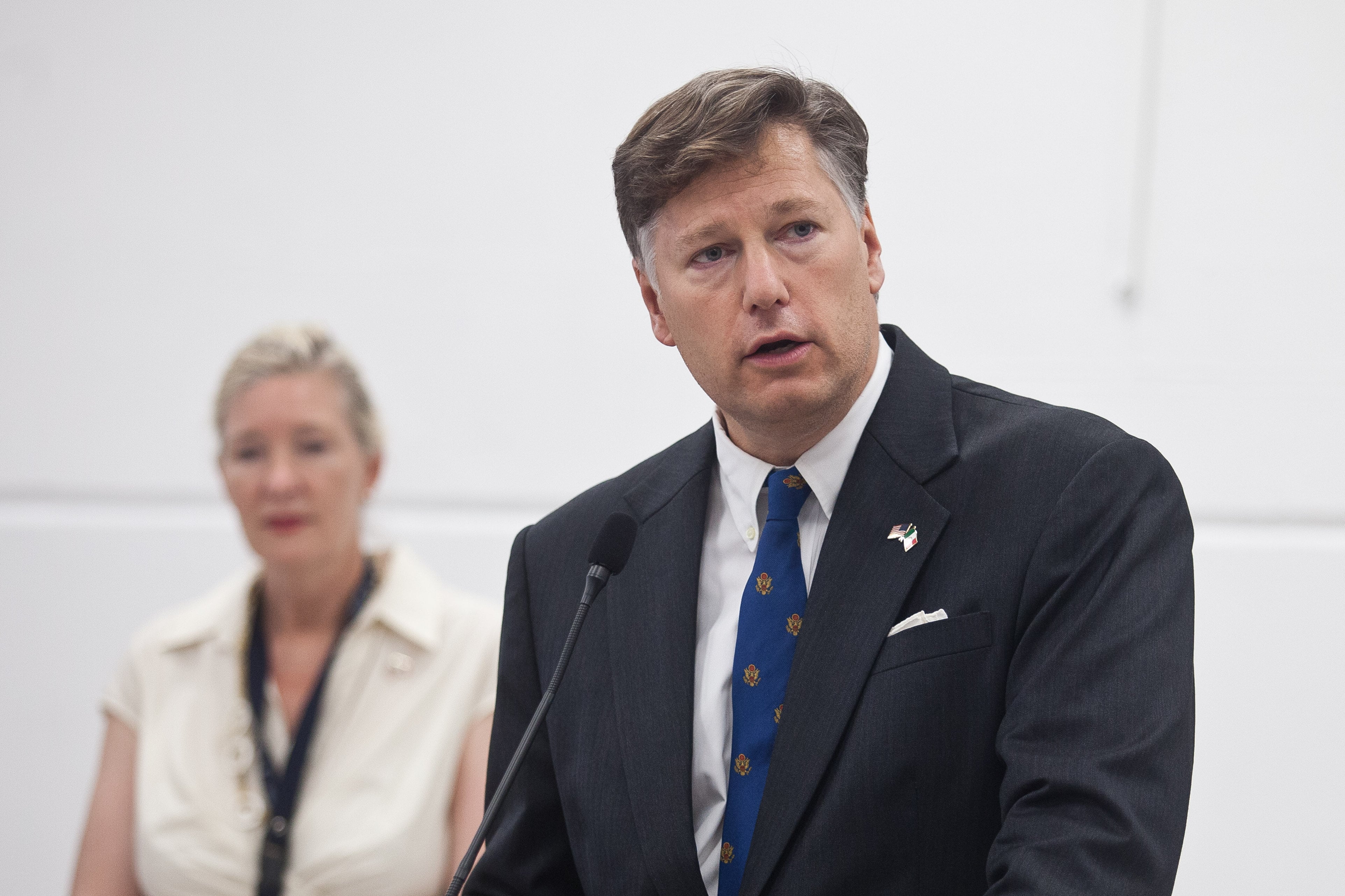 Christopher Landau. Llamado.