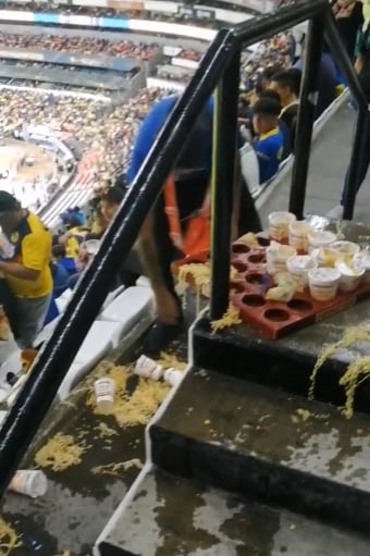 Vendedor tira todas las sopas Maruchan