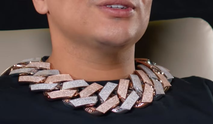 Eduin Caz compró un collar con un valor de más de 5 millones de pesos