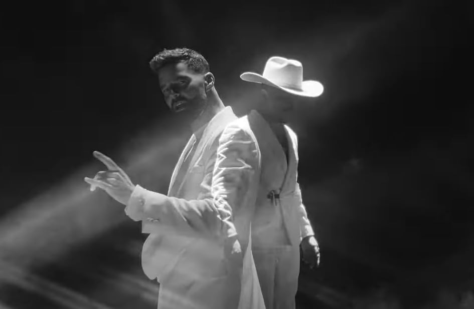 Ricky Martin lanza nueva versión de “Fuego de noche, nieve de día” de la mano de Christian Nodal