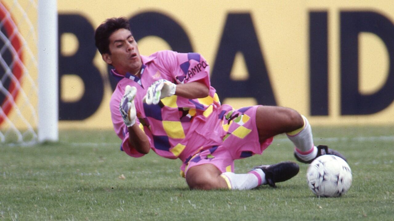 Jorge Campos en su etapa como profesional.