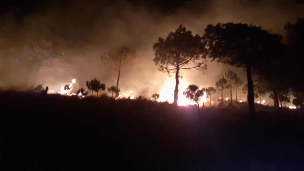 Controlan incendio en el Ajusco