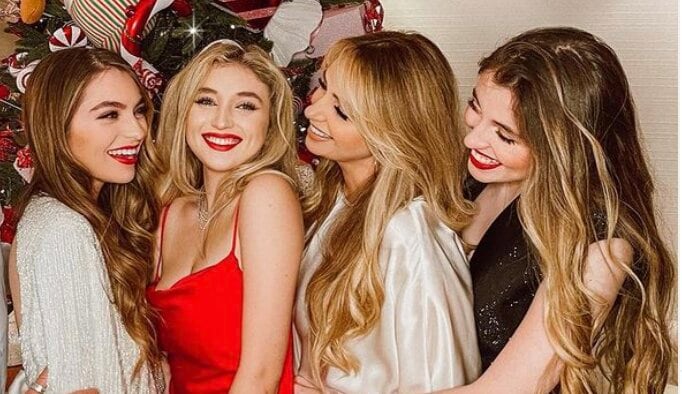 Angélica Rivera y sus hijas
