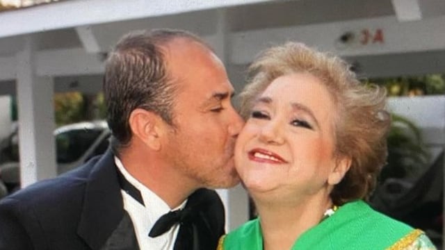 Radamés de Jesús y su mamá María Montejo.