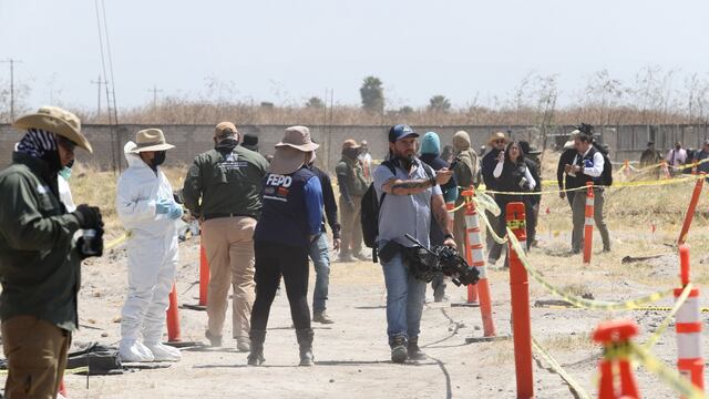 Buscadores y medios entran a rancho Izaguirre de CJNG tras brincar cerco de seguridad