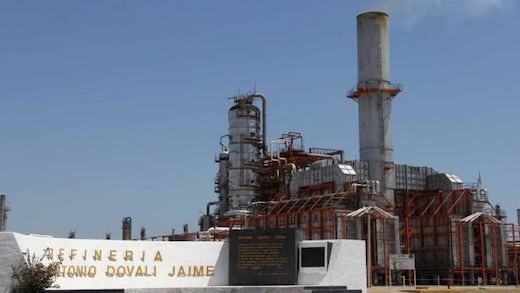 Pemex controla conato de incendio en Refinería Salina Cruz sin afectaciones