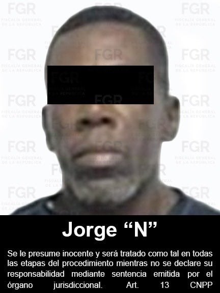 Personas detenidas en operativo frente a Colima