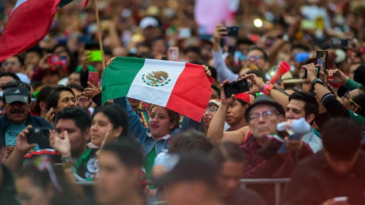 El populismo frente a la democracia liberal elitista y el neoliberalismo tecnocrático