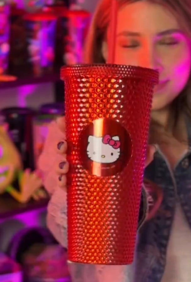 Vasos de Hello Kitty en Cinemex