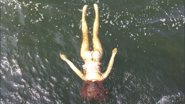 Rescate de la muñeca inflable