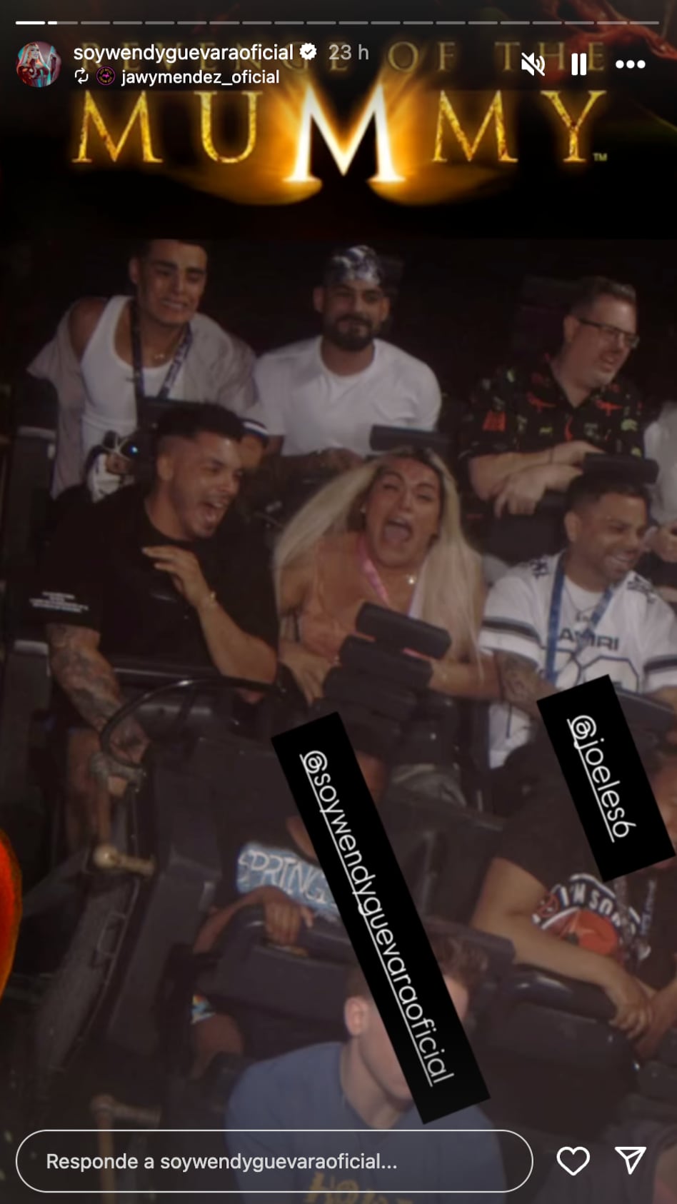 Wendy Guevara y Jawy Méndez en Universal Studios