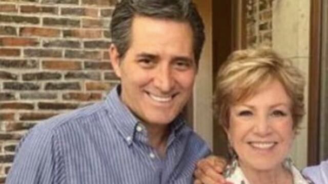 Maxine Woodside junto a su hijo Alejandro