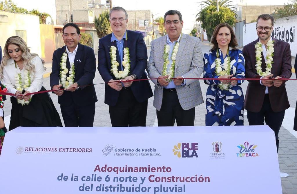Marcelo Ebrard acompañó a Sergio Salomón a la inauguración de obras públicas en Puebla