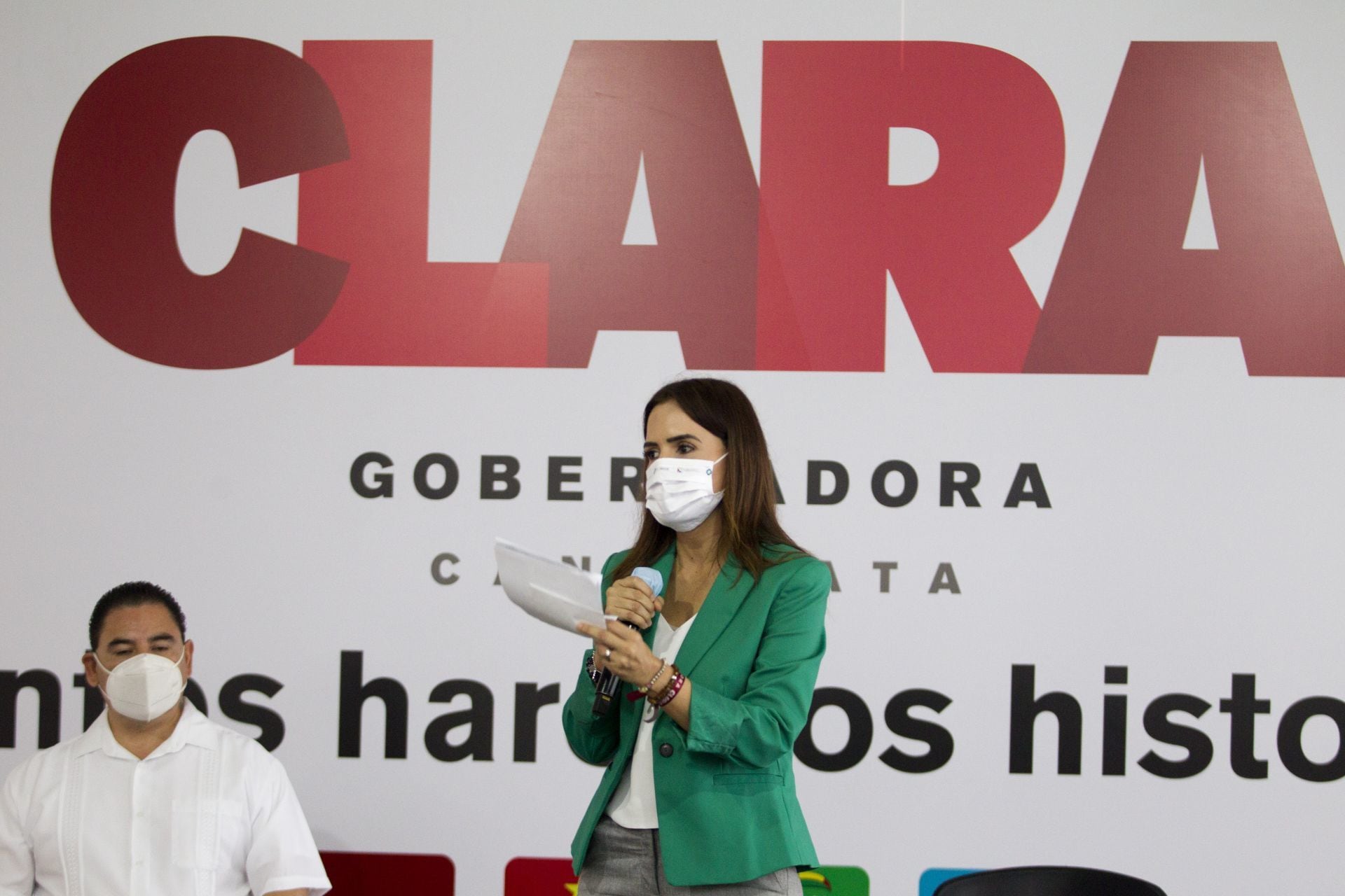 Clara Luz Flores
