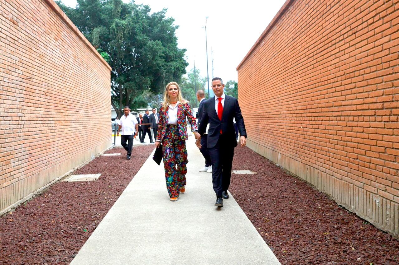 Ivette Morán de Murat presenta 6to Informe de Actividades del Sistema Estatal DIF Oaxaca