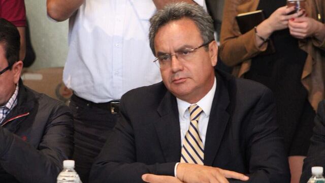 Abel Murrieta. Cinco minutos de licencia.