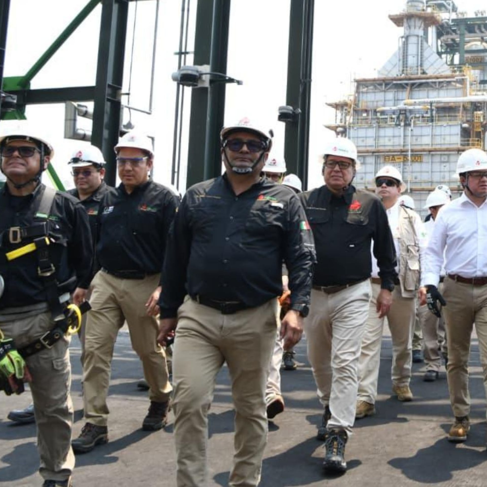 Juan Carlos Carpio supervisa Refinería Olmeca