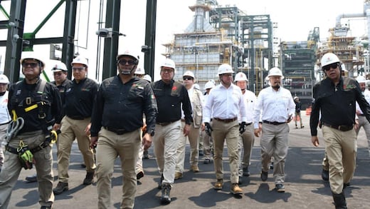 Juan Carlos Carpio supervisa Refinería Olmeca
