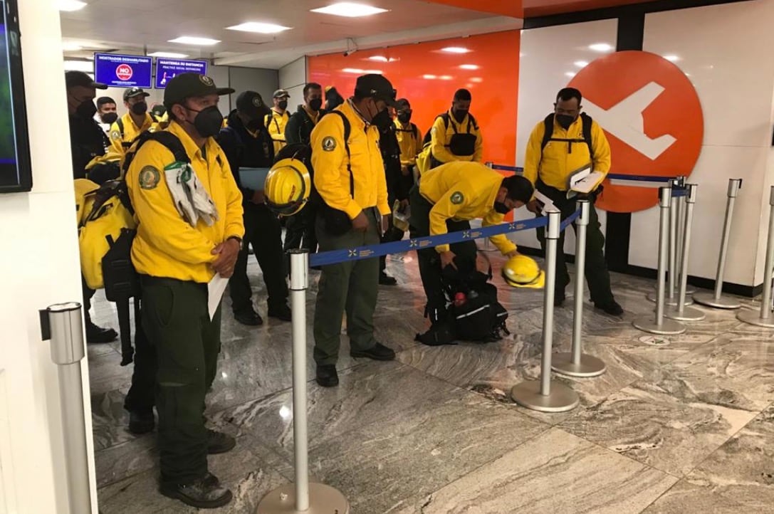 Bomberos mexicanos en Canadá/Conafor