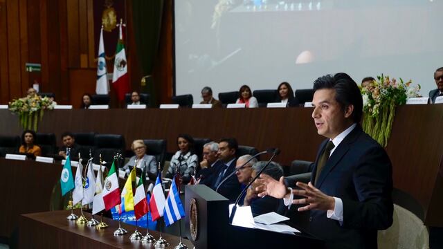 El director general del IMSS, Zoé Robledo, dijo que para 2024 se habrán construido 111 hospitales nuevos y se realizarán 200 proyectos de infraestructura adicionales.