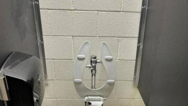 ¿El AIFA tiene baños rotos?