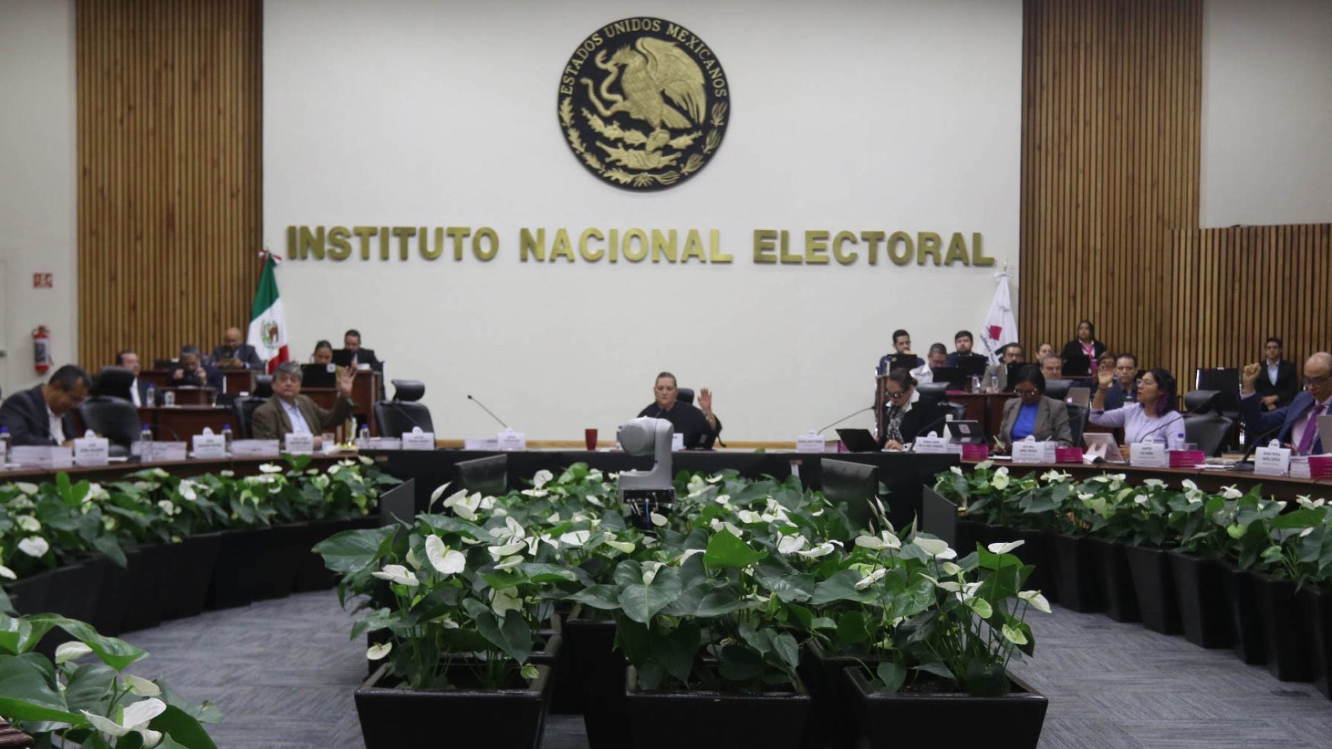 Reforma electoral: partidos locales entregan sus propuestas al INE