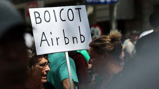 Airbnb va perdiendo importante pelea en España, ¿hace falta algo así en México?