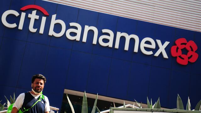 Fachada de una sucursal de Citibanamex ubicada en paseo de la Reforma.