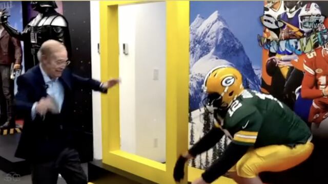 Hacen broma por Halloween a José Ramón Fernández en ESPN