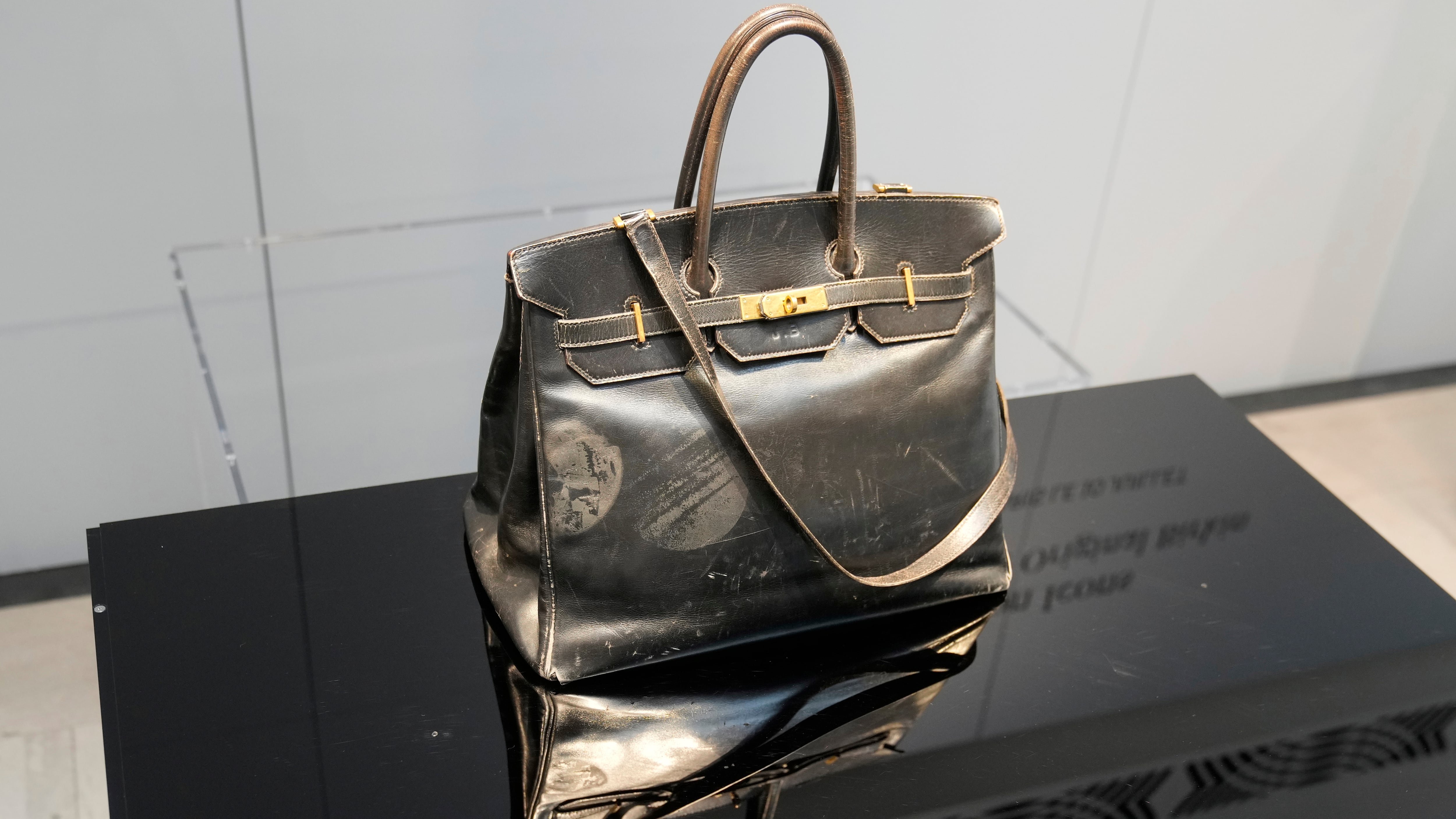 ¿Cuánto cuesta el primer bolso de Jane Birkin? Se vendió por este millonario precio en subasta