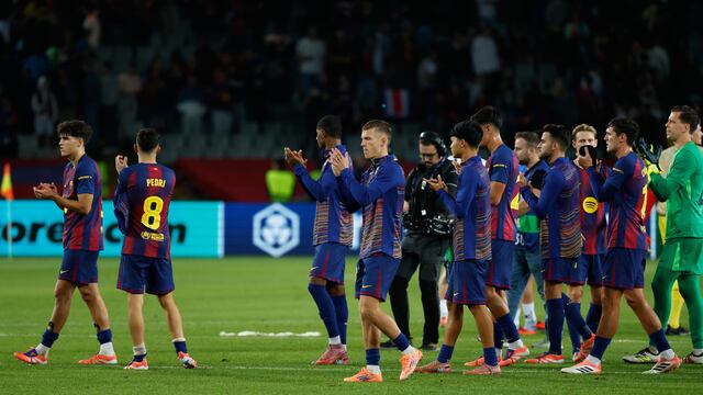 Jugadores del FC Barcelona tras perder contra PSG en la Champions League.