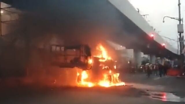 Se incendia maquinaria en obras de la Línea 12 del Metro CDMX