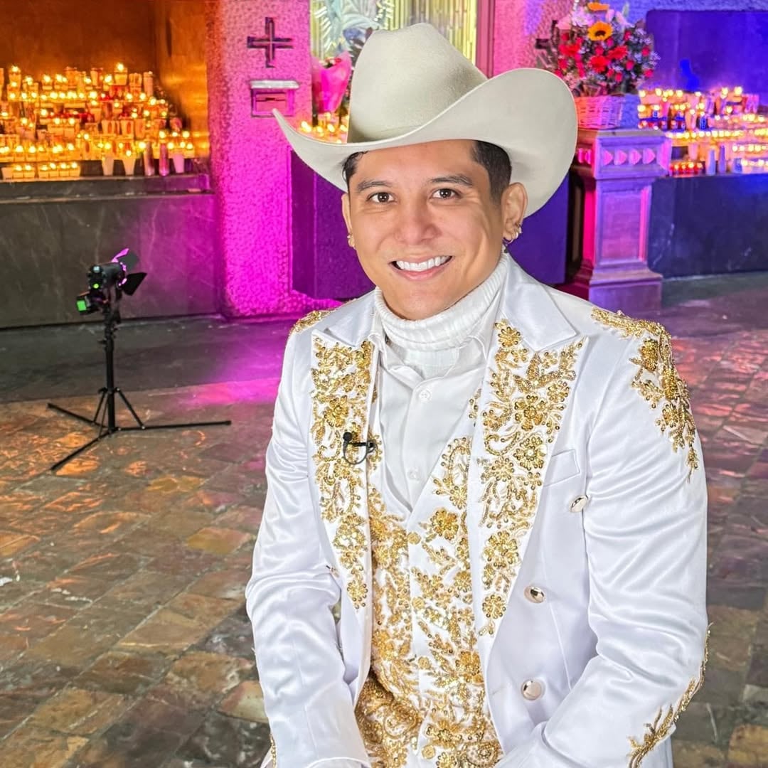 Edwin Luna, cantante.