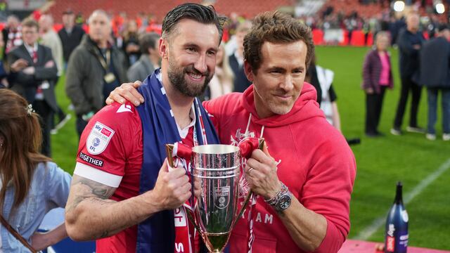 ¡Histórico! El Wrexham de Ryan Reynolds logra su tercer ascenso consecutivo; jugarán en la Championship tras 43 años