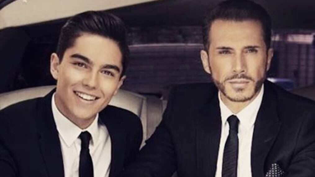 Sergio Mayer Mori junto a su padre Sergio