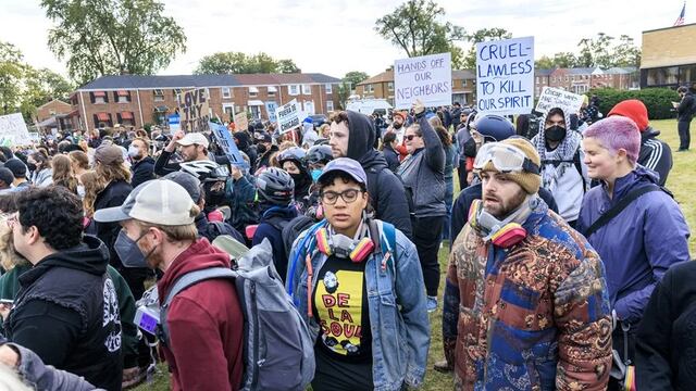 Protesta en Chicago contra despliegue militar