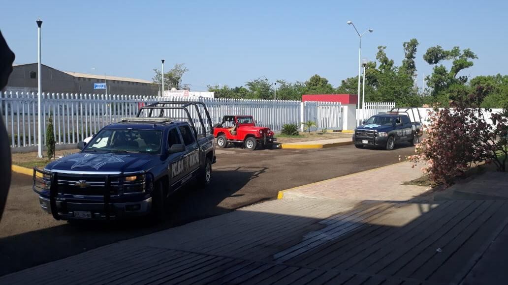 Asesinan a familia mientras viajaba de vacaciones en Sinaloa
