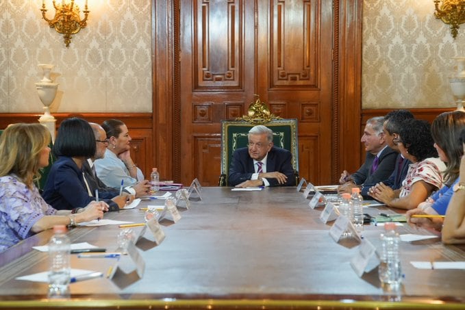 AMLO se reunió con consejeras y consejeros del INE en Palacio Nacional el 13 de junio de 2023