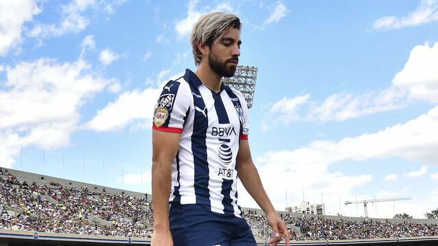 Pizarro en el partido de Rayados vs Pumas
