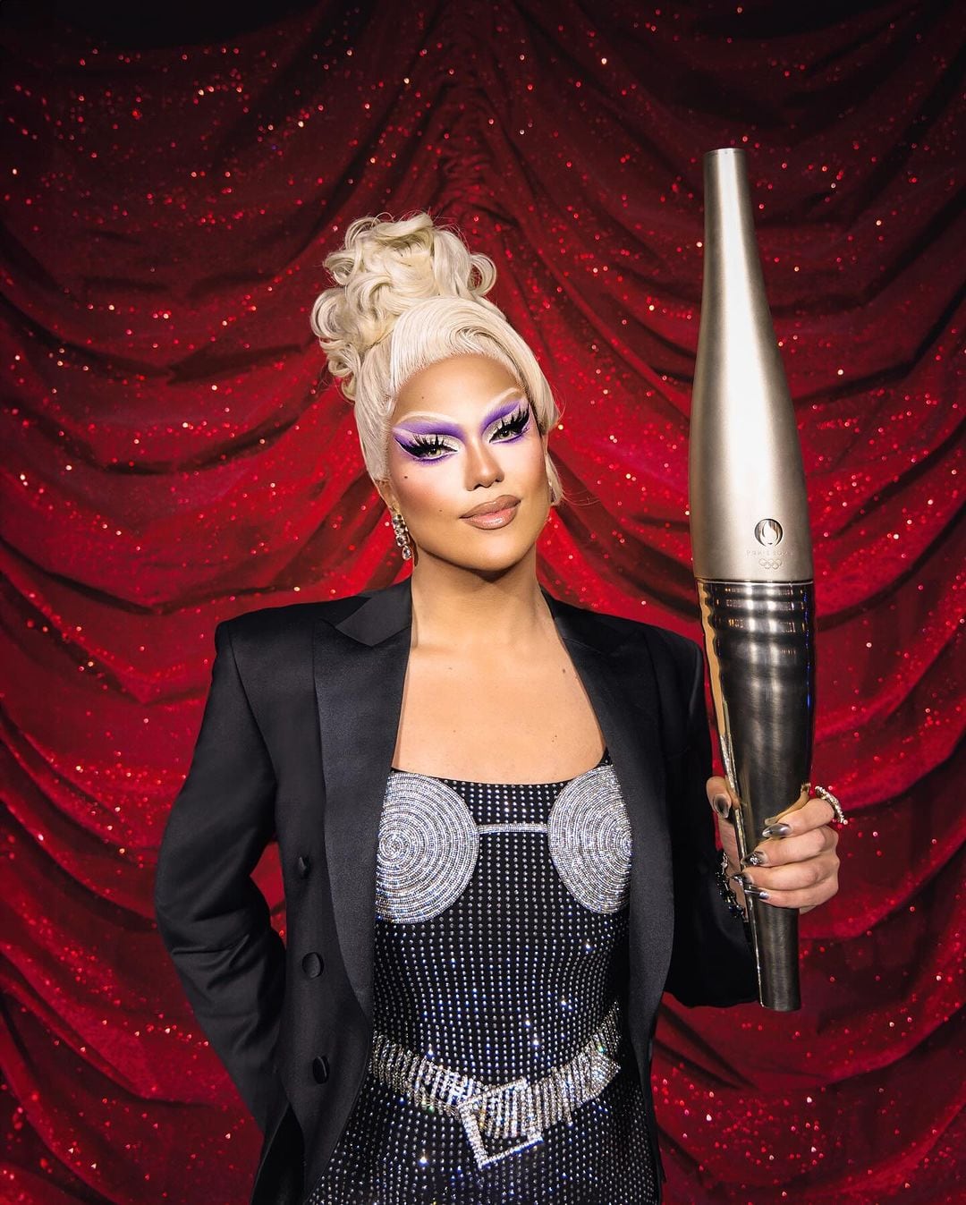 Nicky Doll, la Drag Queen que llevó la antorcha olímpica de los Juegos Olímpicos de París 2024.