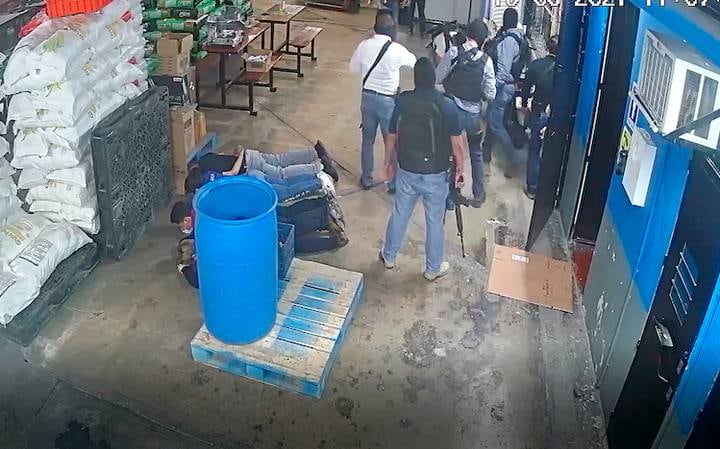 Trabajadores torturados