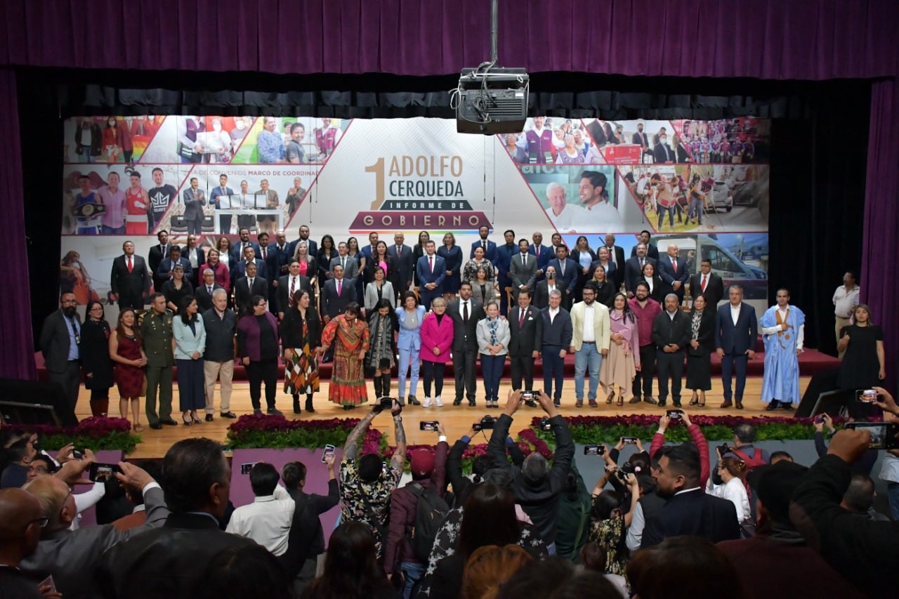 Primer informe de gobierno del presidente municipal de Nezahualcóyotl, Estado de México, Adolfo Cerqueda.