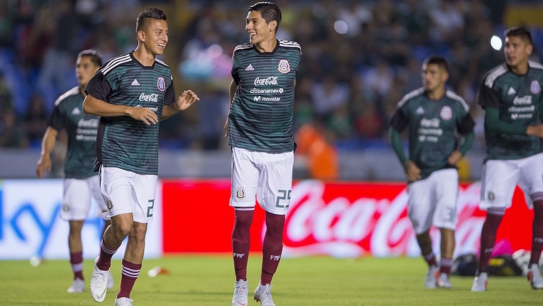 Arteaga y Alvarado son 2 de los 5 futbolistas del Tri actual que no habían debutado cuando Chileo goleó 7-0