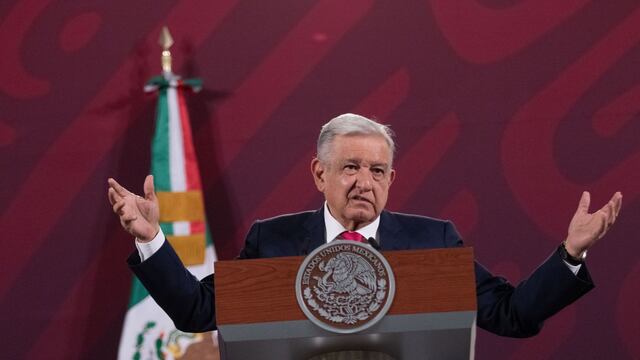 Andrés Manuel López Obrador, Presidente de México, durante la mañanera en la cual se abordó el tema del Tren Maya, AIFA, y la Tarjeta Financiera del Bienestar, está última servirá para que los paisanos hagan sus envíos de remesas.